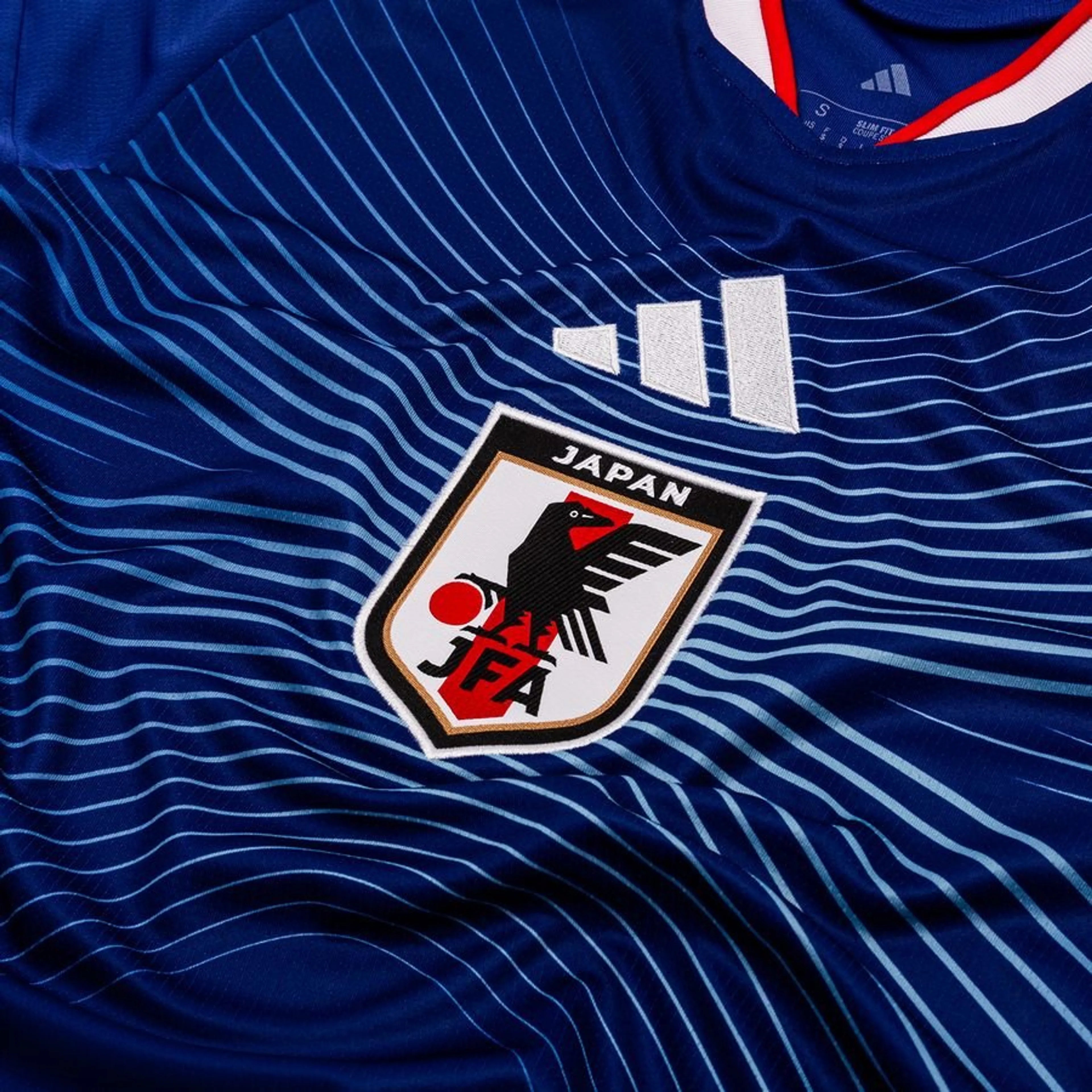 Equipación local de Japón 2026
