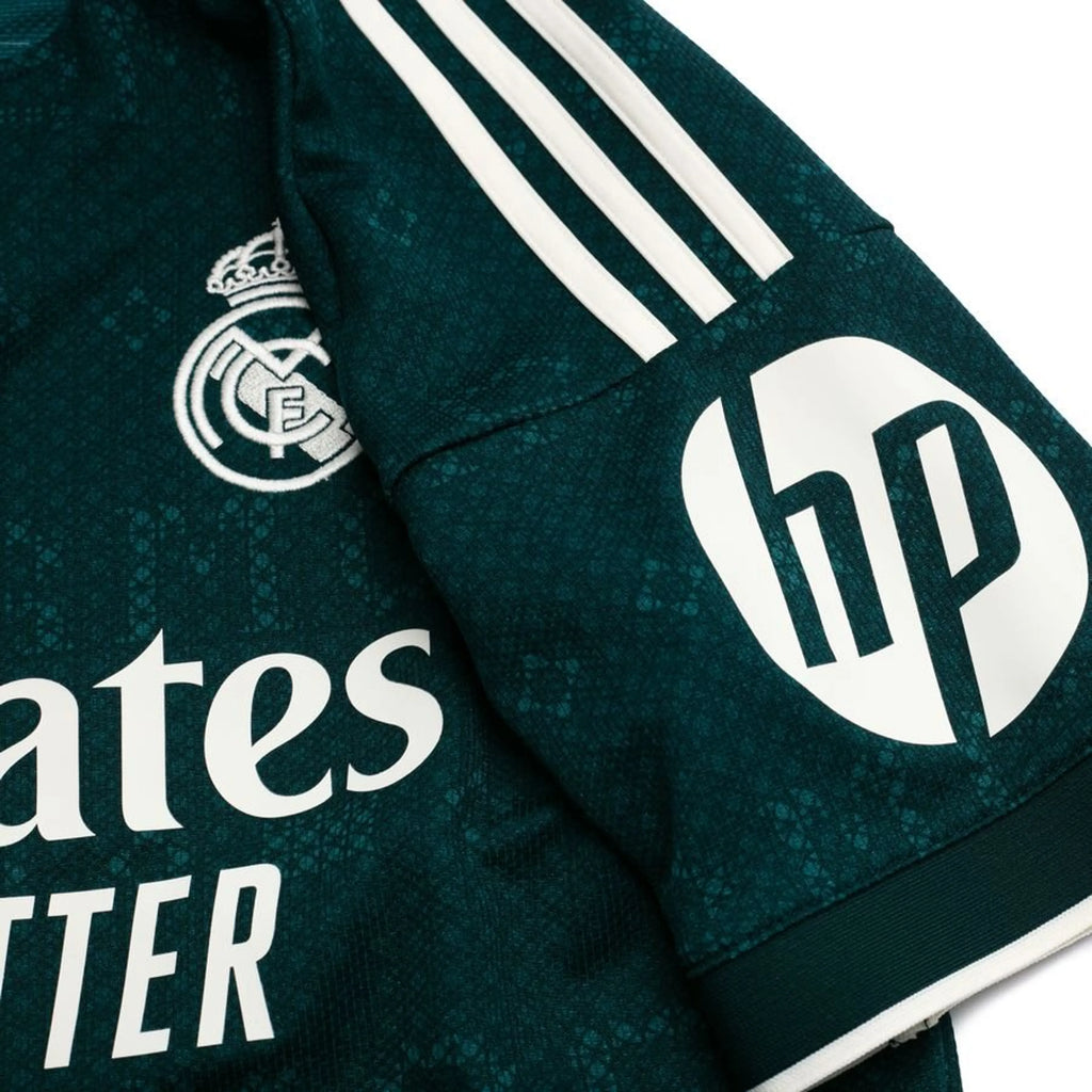 Equipación local del Real Madrid 2026