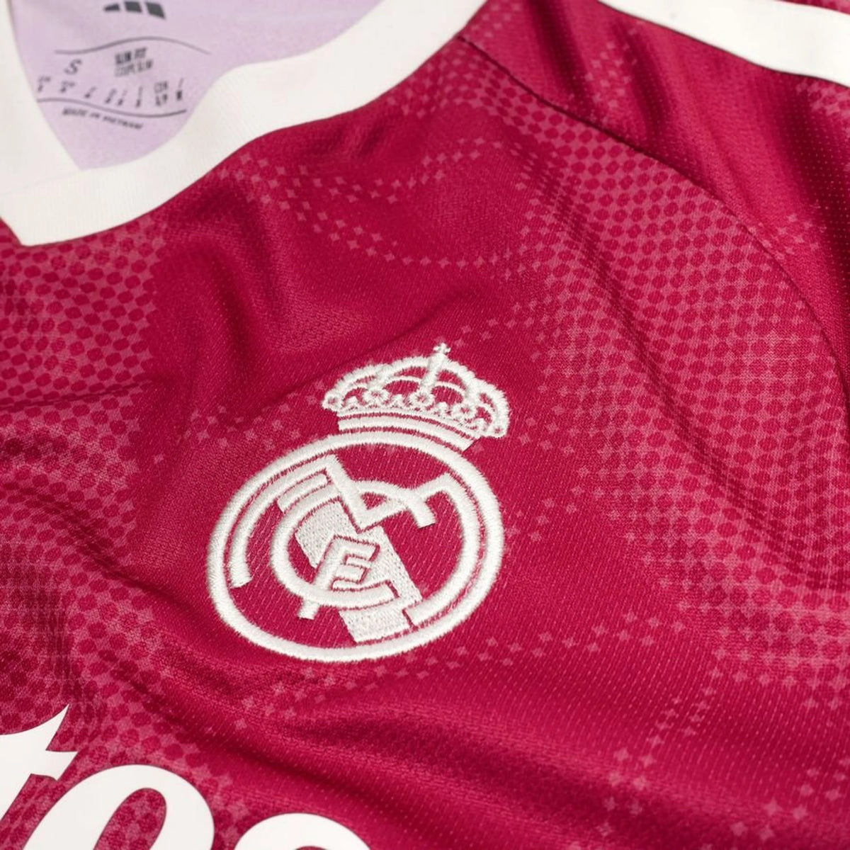 Equipación local del Real Madrid 2026