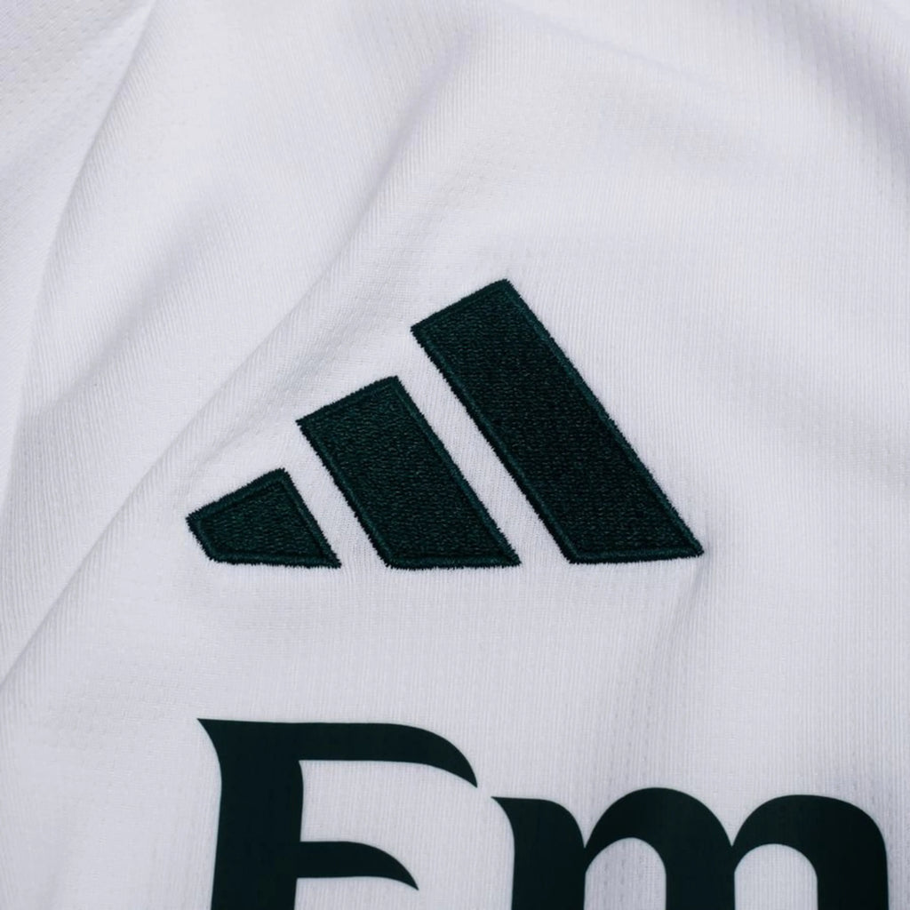 Equipación local del Real Madrid 2026